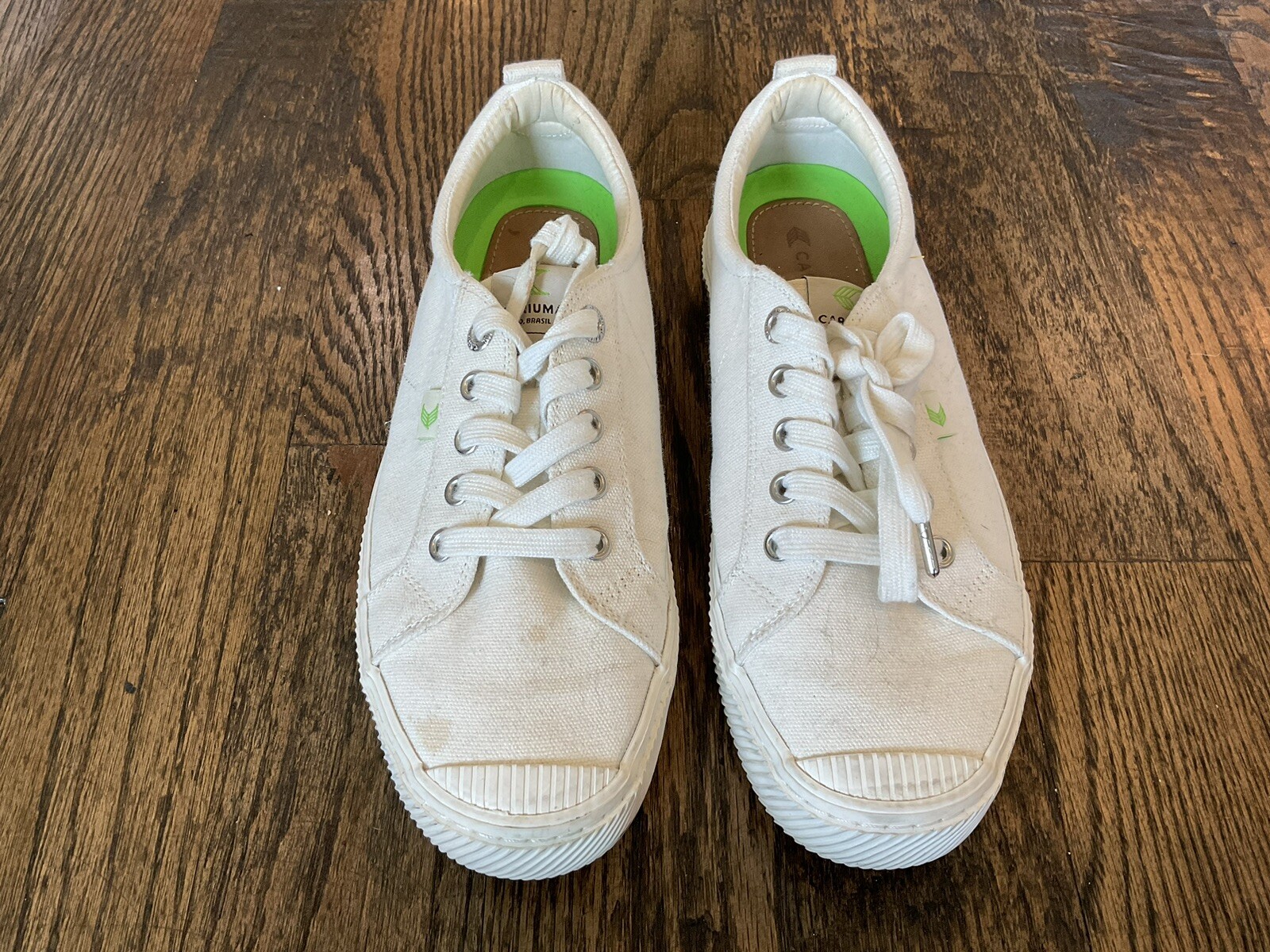 Cariuma Oca Low White Canvas Sneakers Shoes Comfort Lace Up Women 8.5 Men 7