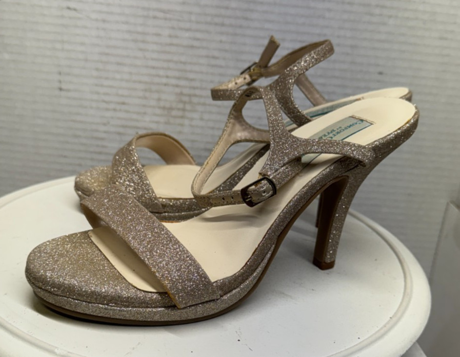 Dyeables Womens Aurora Ankle Strap Dress 3.25 Kitten Heels Gold Glitter 6.5B 37