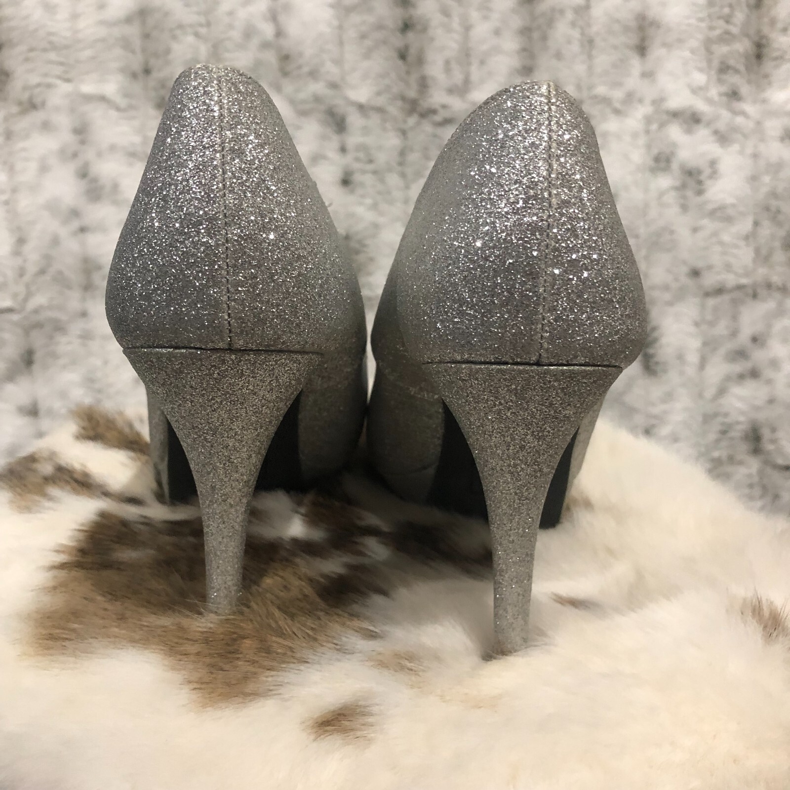 Fioni Shimmering Glitter Silver Stiletto Open Toe heels women’s size 7.5