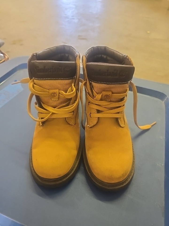 Timberland Ankle Cut Woman’s Boots US Size 7M