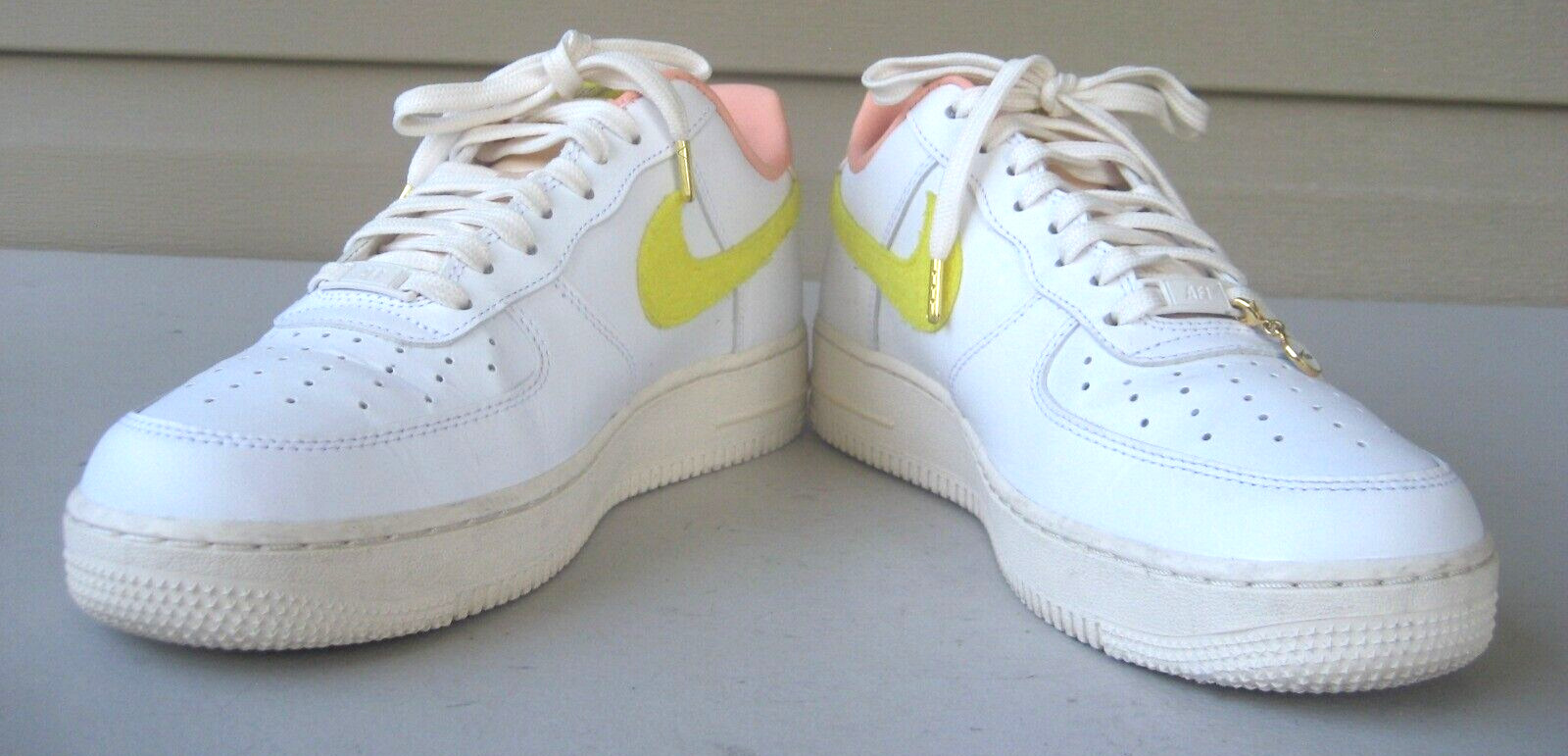 Nike Air Force Size 10 Mama White Sneaker DV2183 Women Size 10 Excellent $119