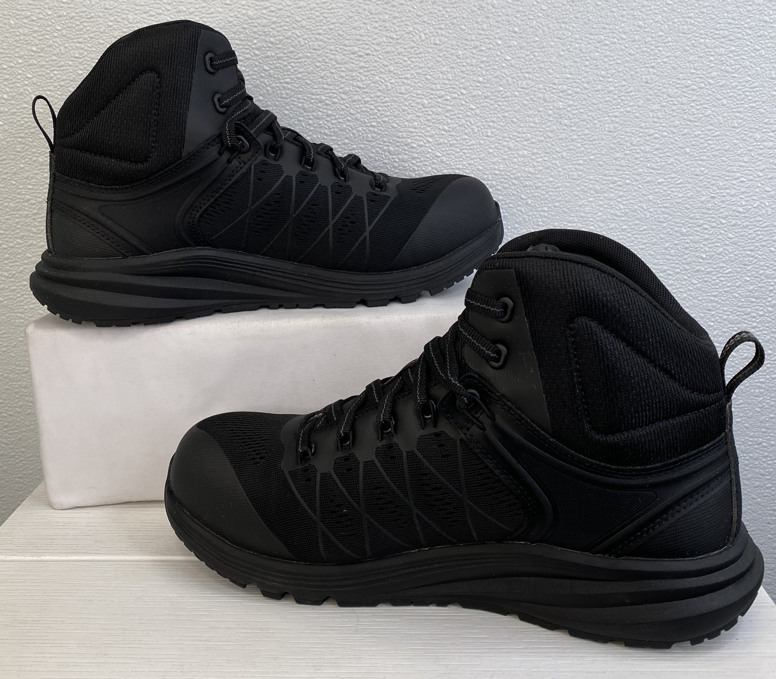 KEEN Womens Vista Energy Mid Composite Toe Work Boots, Black/Raven, Size 10