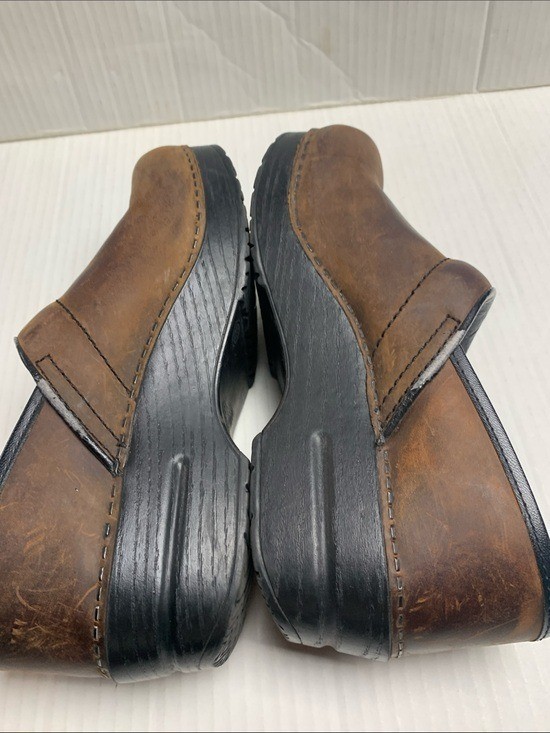 Dansko Professional Oiler Leather Comfort Clogs Distressed Brown Size 38/8