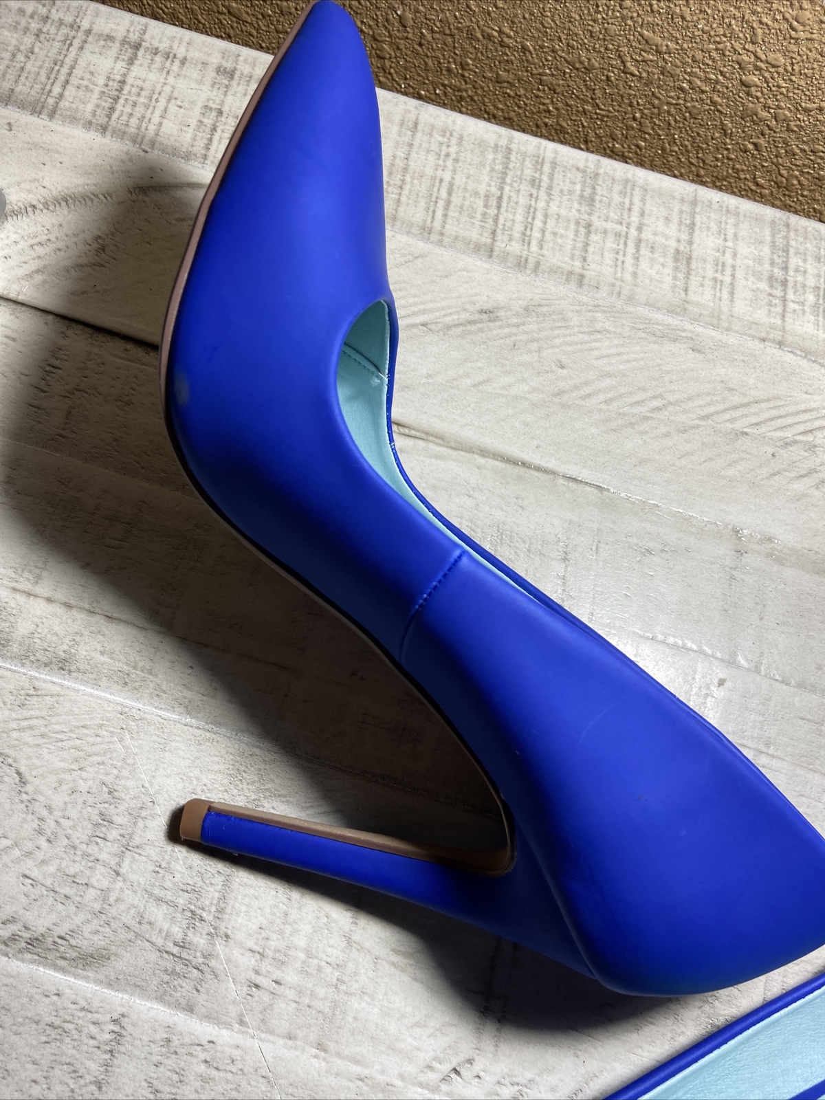 Heart in D Pointed Metallic Cap Toe Suede Blue high heel sz 8.5