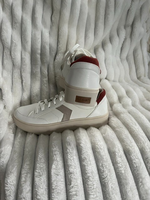 New Size 9 Dr. Scholl’s Women’s Madison Lace sneakers