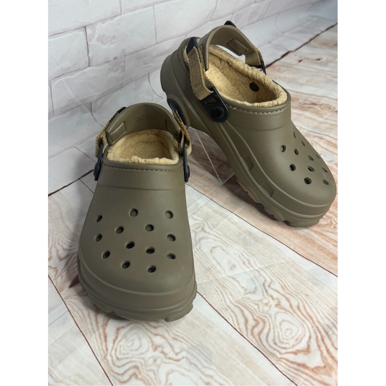 Crocs All Terrain Lined Clogs Olive Green Women’s Size 7 / Men’s Size 5
