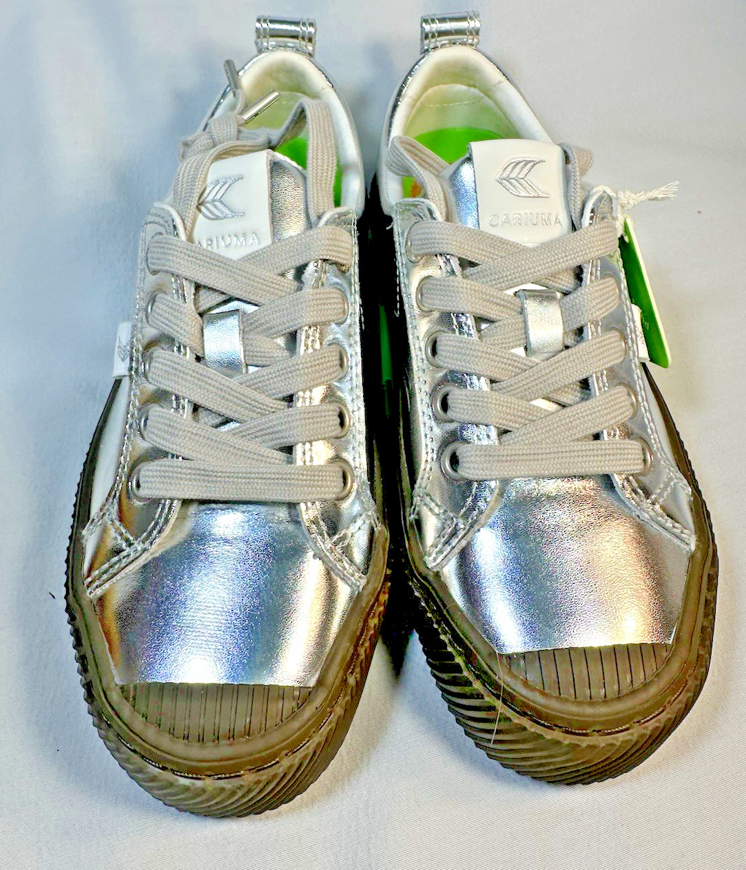 Cariuma OCA Low Sneakers Women’s 5/Men’s 3.5 Silver Leather Comfort Shoes NWT