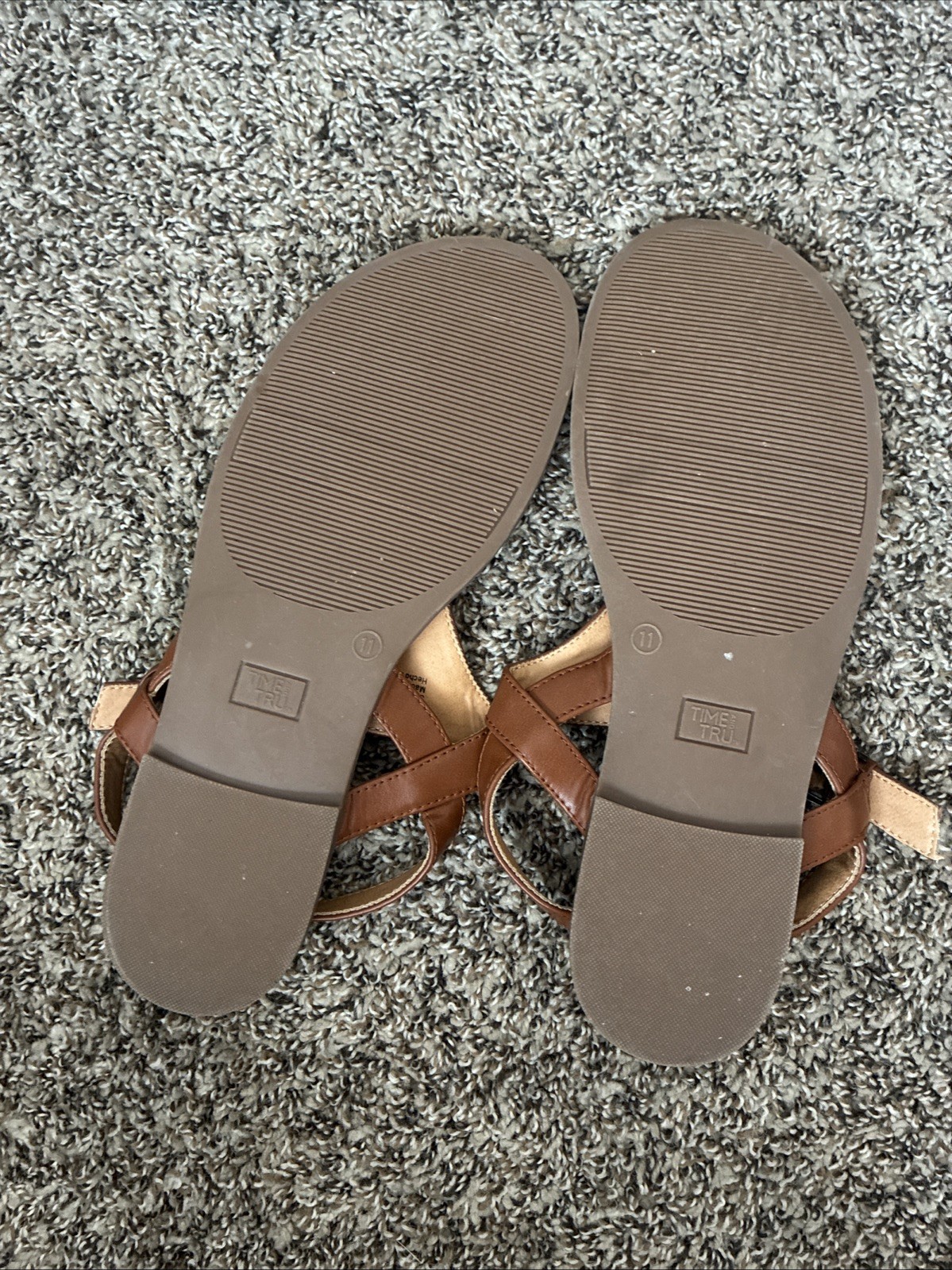 Time and Tru Women’s Hooded Flat Thong Memory Foam Sandals Size 9 Slingback