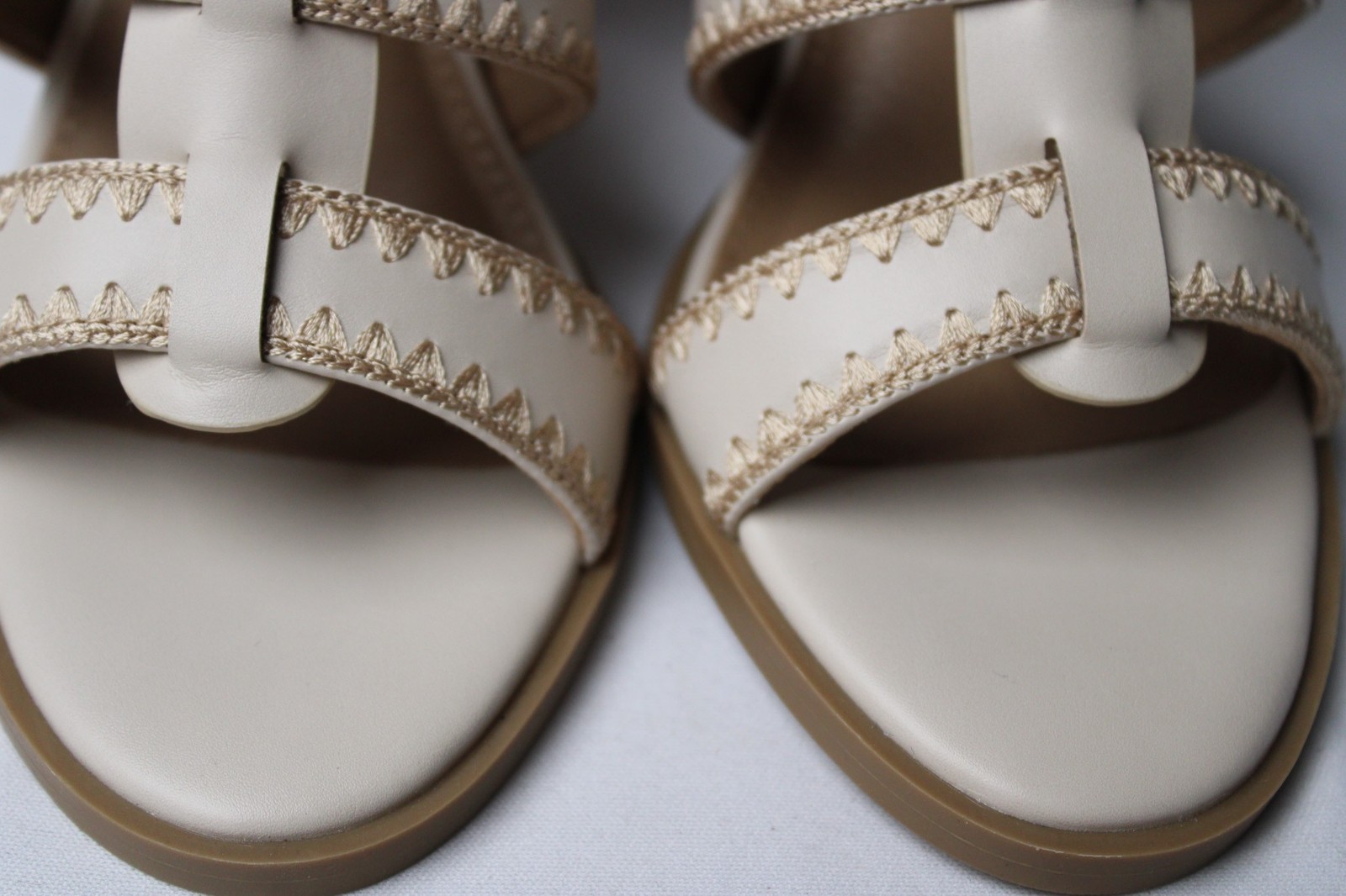 Dolce Vita Women’s Rochella Block Heeled Sandals LB3 Ivory US:6 UK:3.5 EU:36