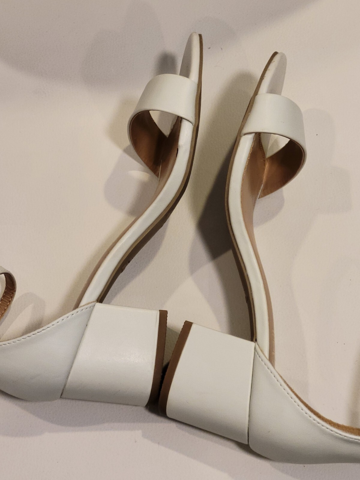 Womens TRASH Off White Wide Heel Strappy Sandal Size 6