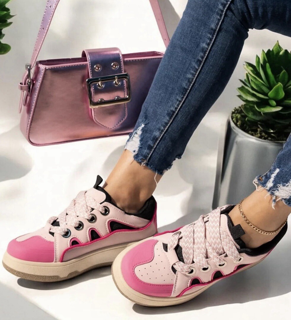 Street style Lace up Skateboard Sneakers Pink Black Women’s Size 9 New With Tag