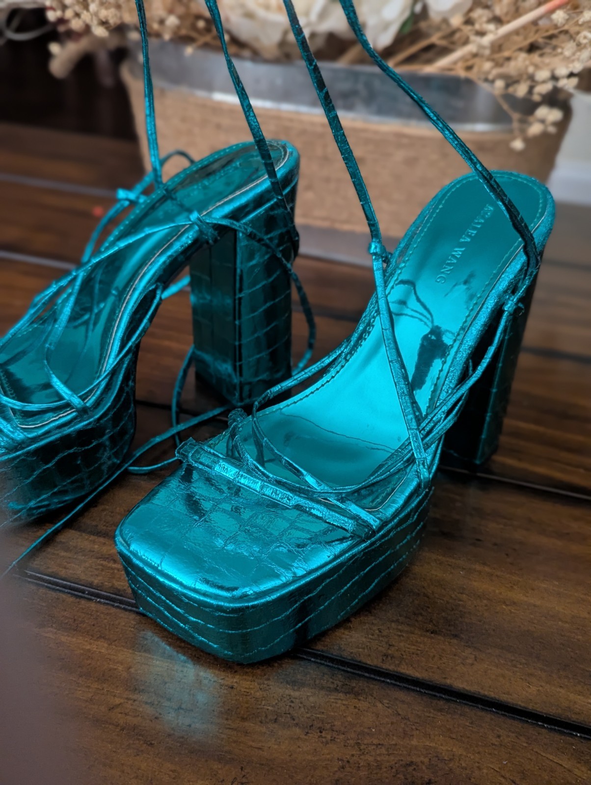 AZALEA WANG Gordo Metallic Green Croc Platform Lace Up Heels – Excellent…