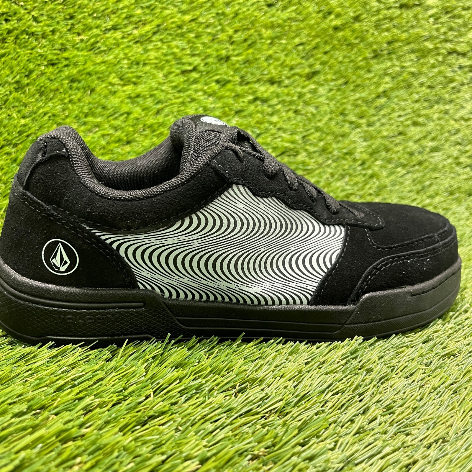 Volcom Hybrid EH Womens Size 7 Black White Composite Toe Safety Work Shoes