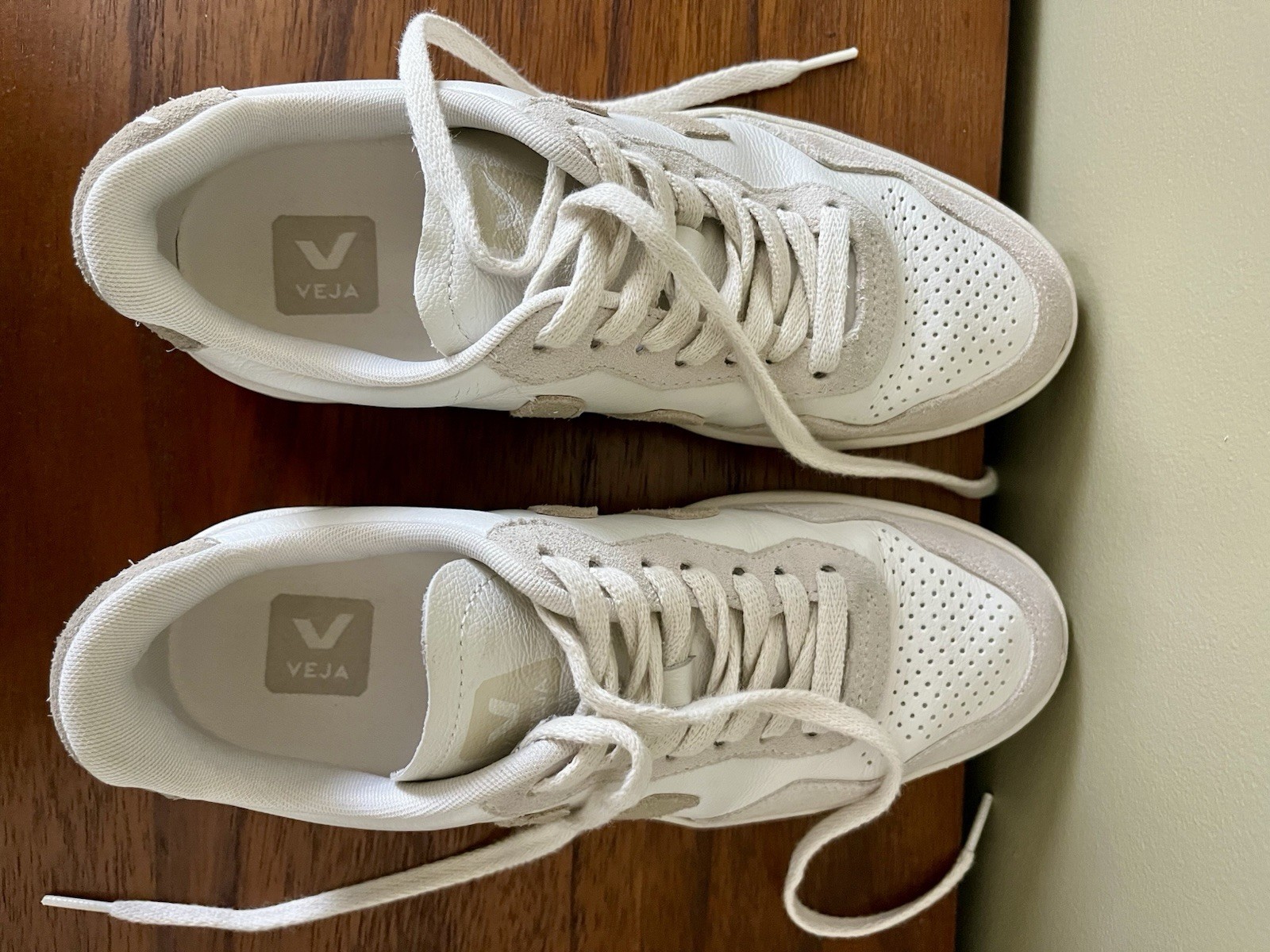 Veja V-90 White Taupe Sneaker, Color WHITE TAUPE, UK 38/US 7
