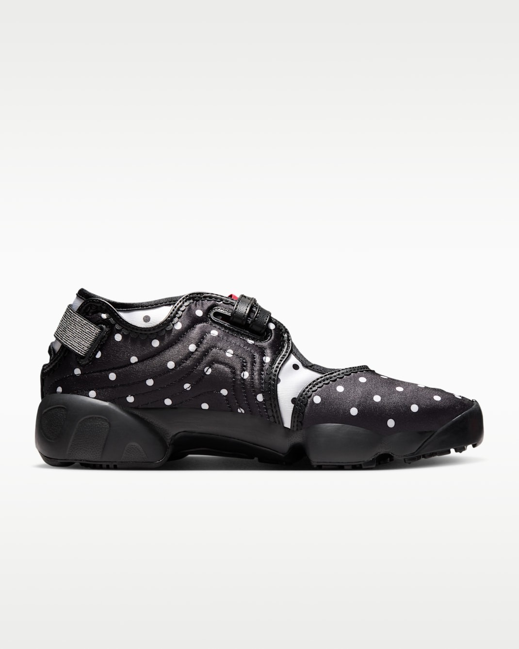 NIKE Women’s Air Rift Breeze IW2344-001 Black Black Metallic Silver Black