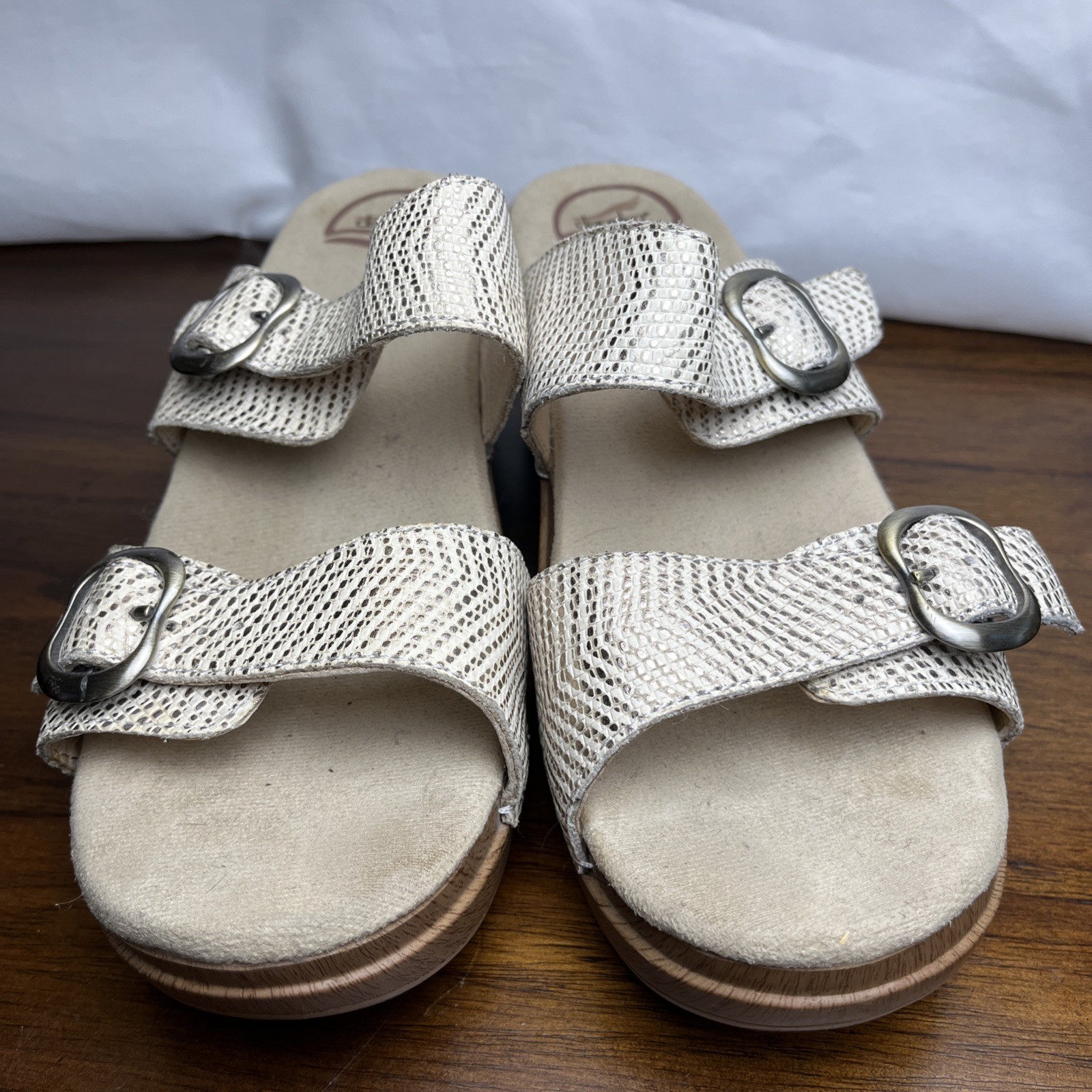 Dansko Shiny Cream Gold Sophie Buckle Two Leather Strap Sandals size 40 9.5 10