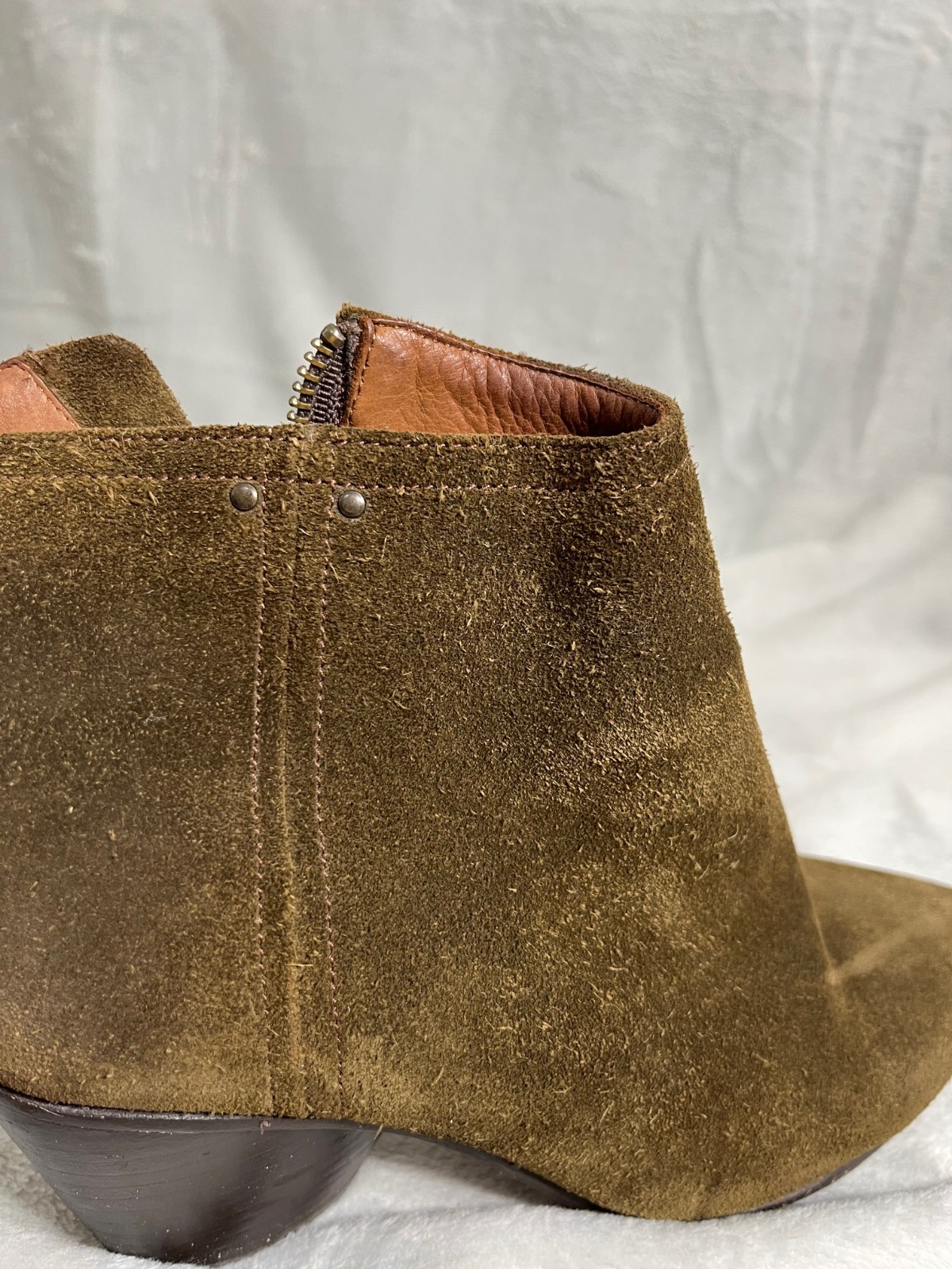 Ariat Two24 Moss Green Suede Ankle Boots Western Heel Women’s 8B Made Mexico