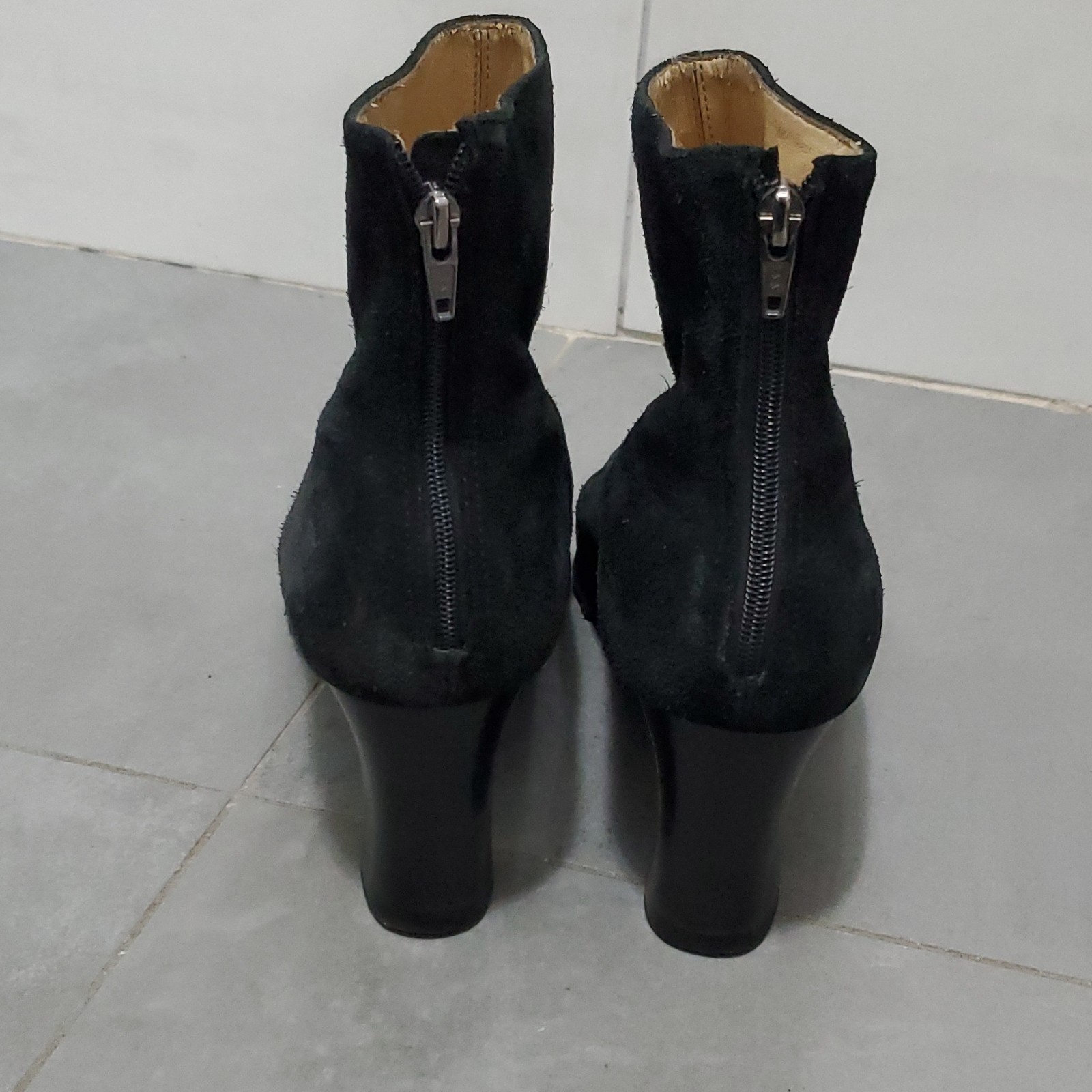 LOFT Women’s Black Suede Ankle Bootie Boots Zip Back Closure Heels US 8.5