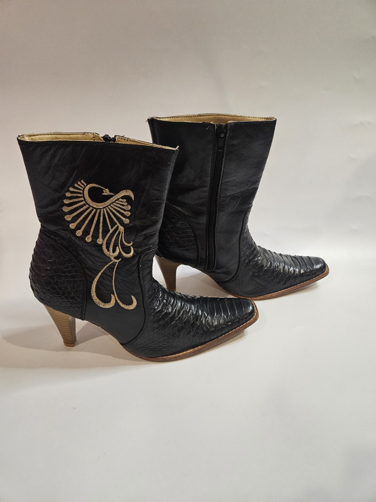 El Canelo Leather Women Black Snake Skin Embroidered Boots Sz 8 1/2