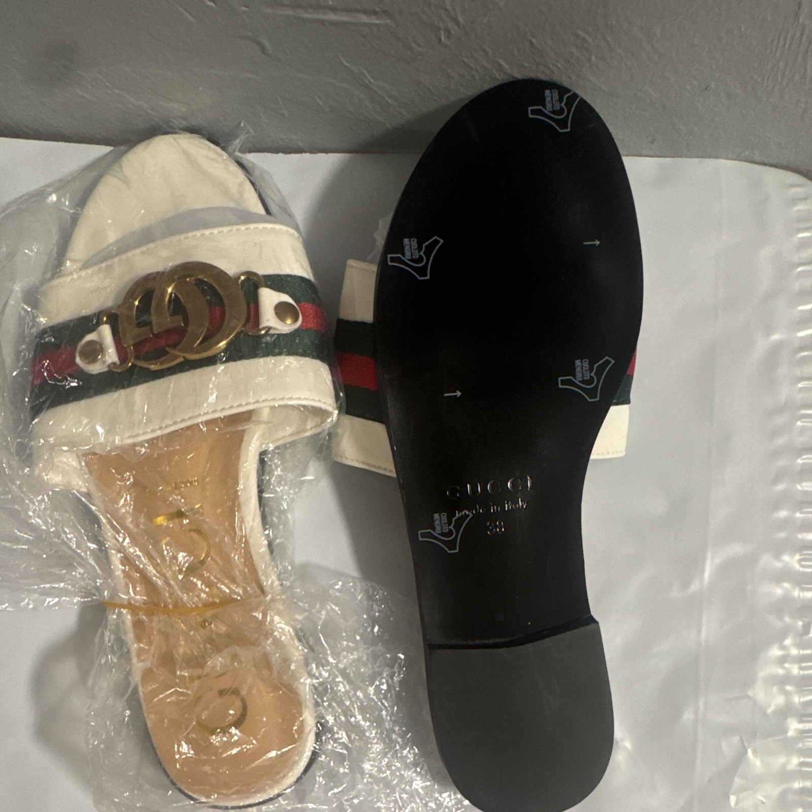 Gucci Women’s White Leather Striped Logo Slide Sandals Slip-On US 8 EU 38