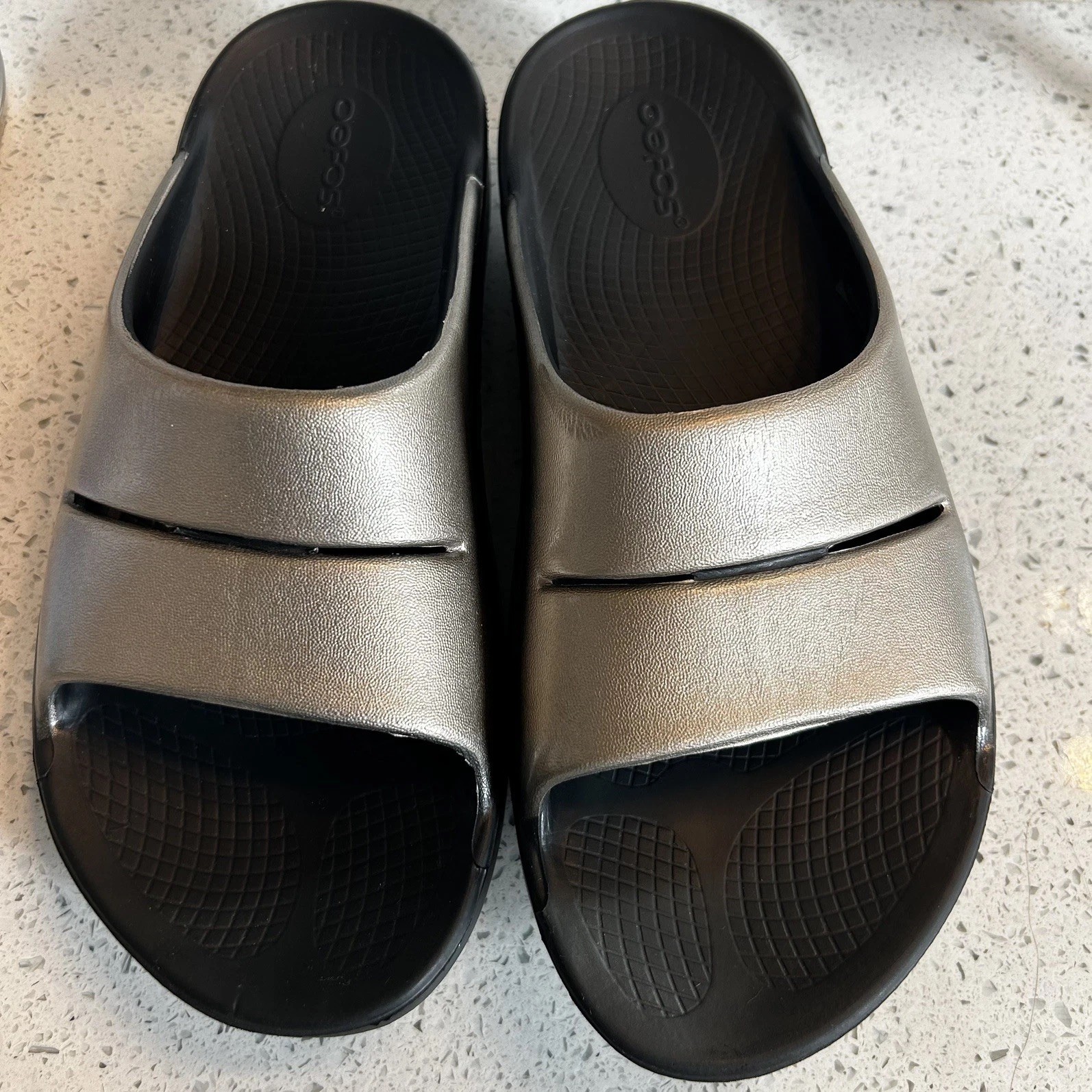 OOFOS OOahh Luxe Slide Sandals Size 39(US Men Size 6 Women Size 8) Unisex