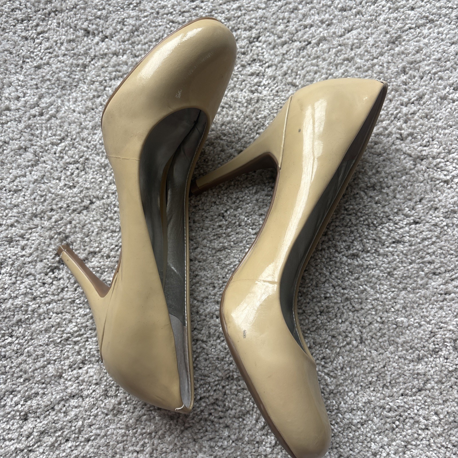 Jessica Simpson Women’s High Heel Beige