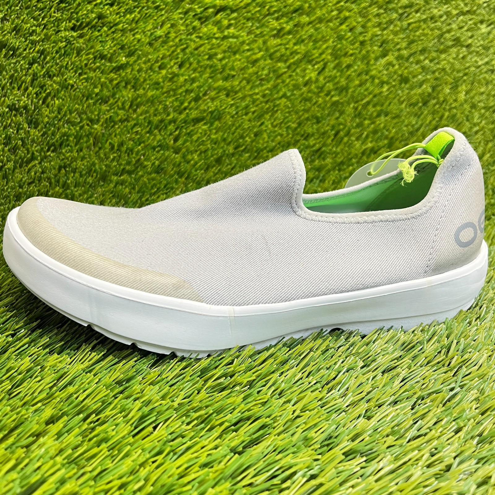 OOFOS OOmg eeZee Low Womens Size 8.5 Gray Casual Walking Slip On Recovery Shoes