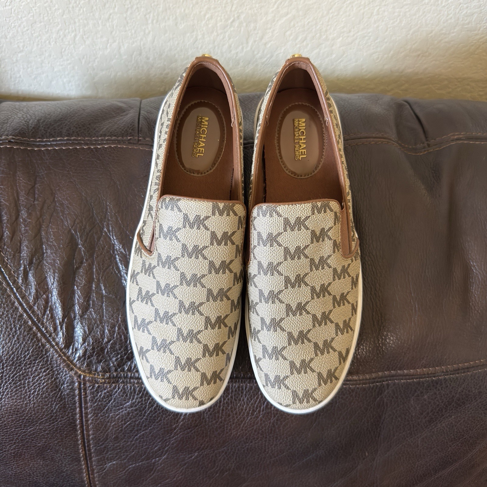 Michel Kors Keaton Women’s Fashion Sneakers Beige (LS22K)Size 7 .5
