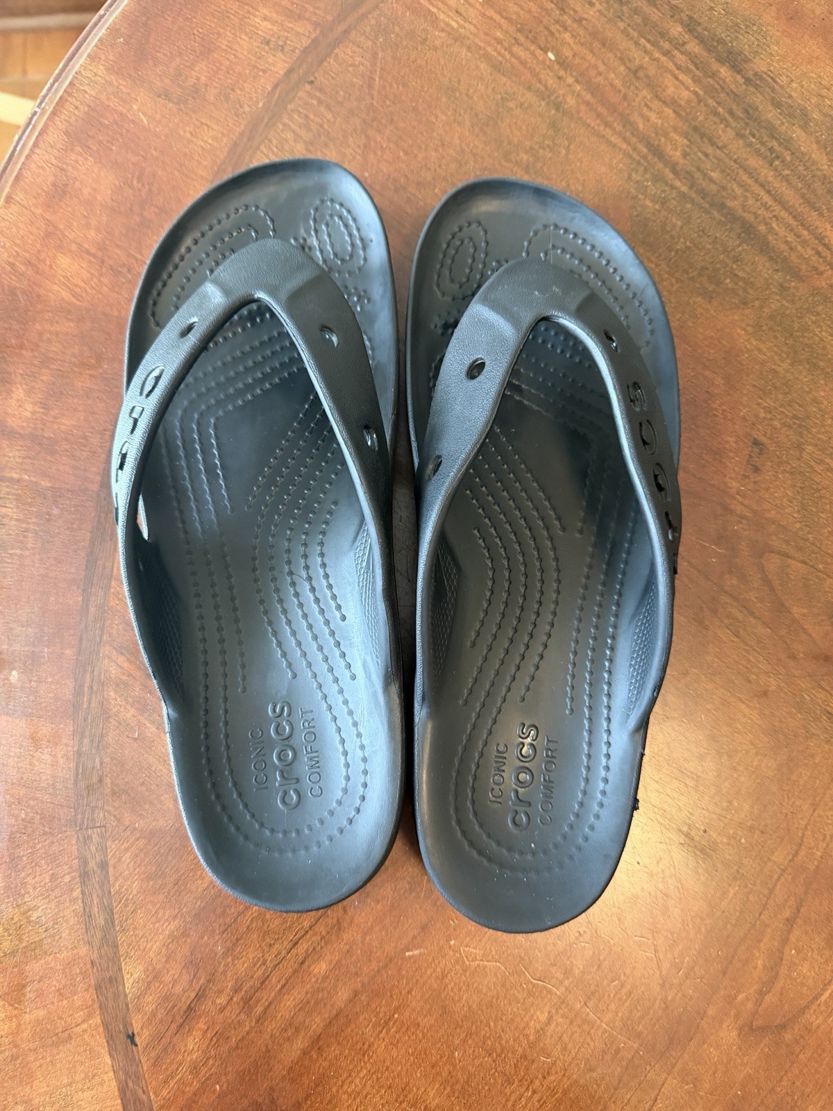 Crocs Women’s Baya Black Flip Flops Chunky Platform Sandals Women’s Size 9