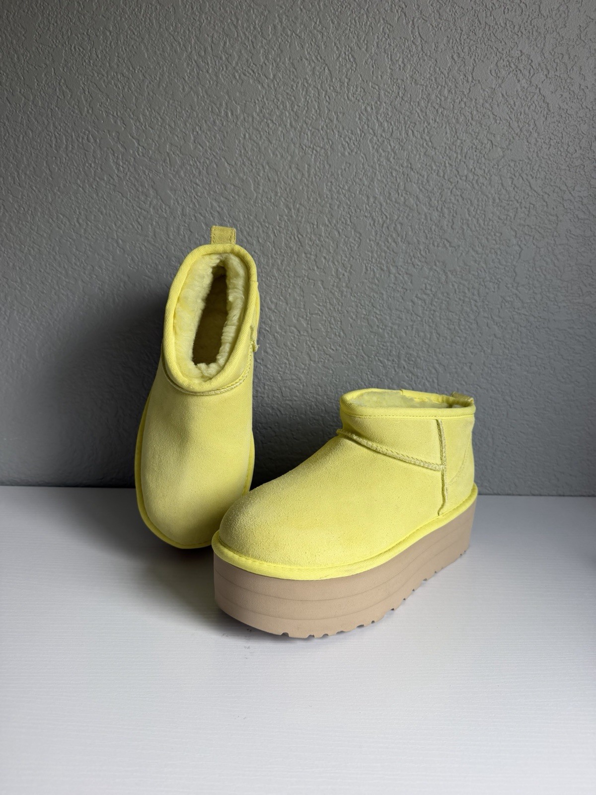 UGG Classic Ultra Mini Platform Pearfect Yellow Women’s 6 Suede Boots 1135092