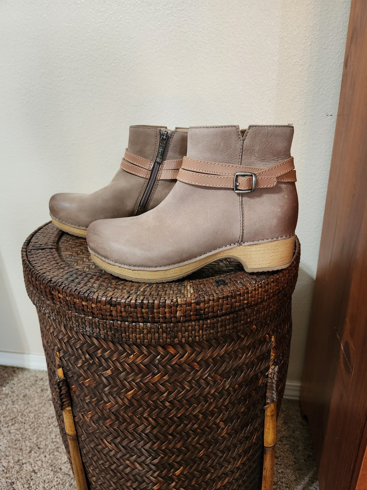 Dansko Women’s Brook Nubuck Boots Taupe Burnished US 6-6.5 EU 36