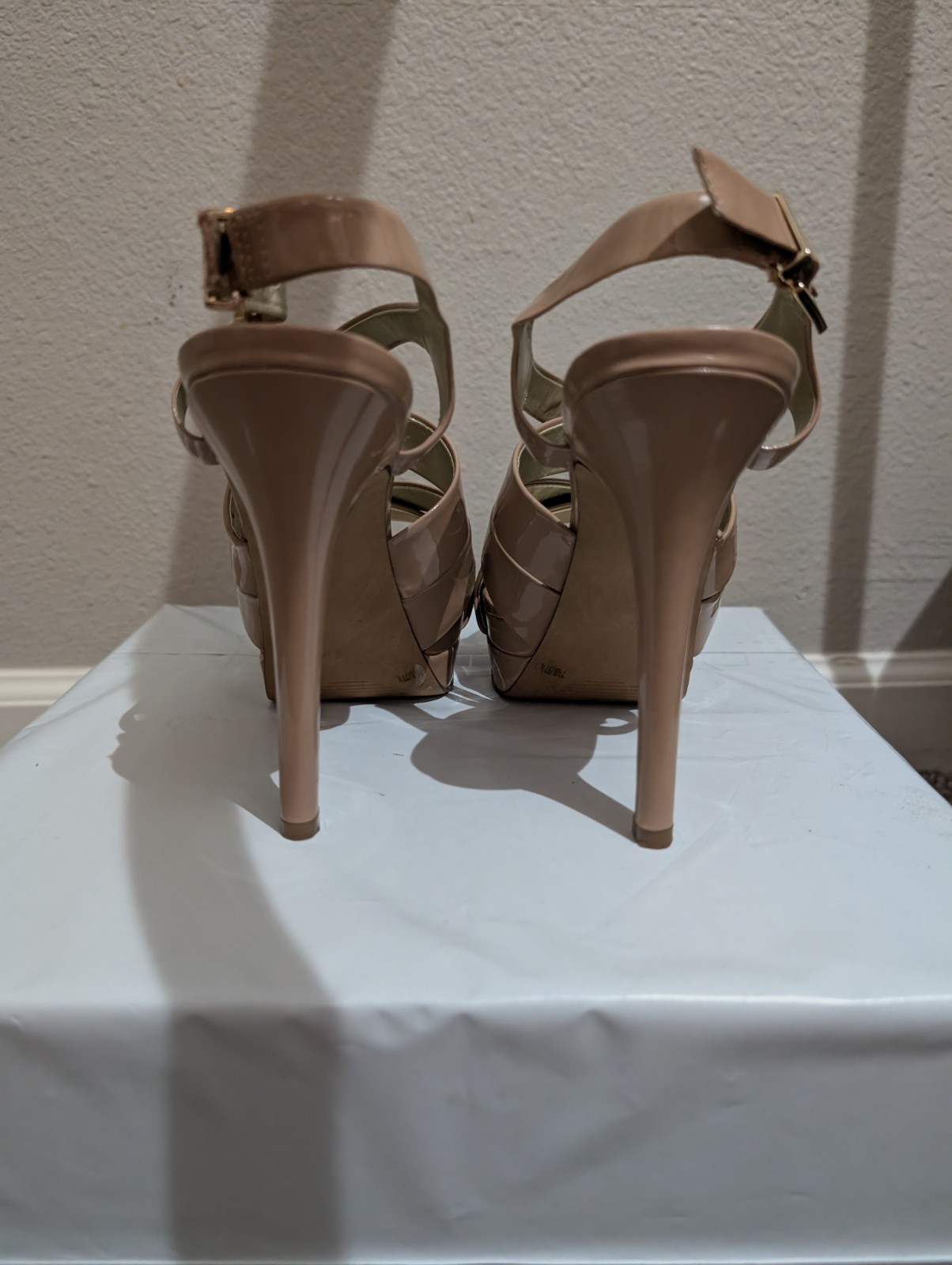 Jessica Simpson Endo Open Toe Strappy Sandals Heels Tan Patent Leather Size 7.5
