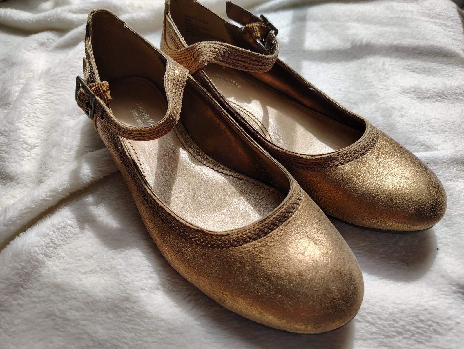 Simply Vera Vera Wang Gelato Gold Leather Mary Jane Flats Women’s 8M w/ Box