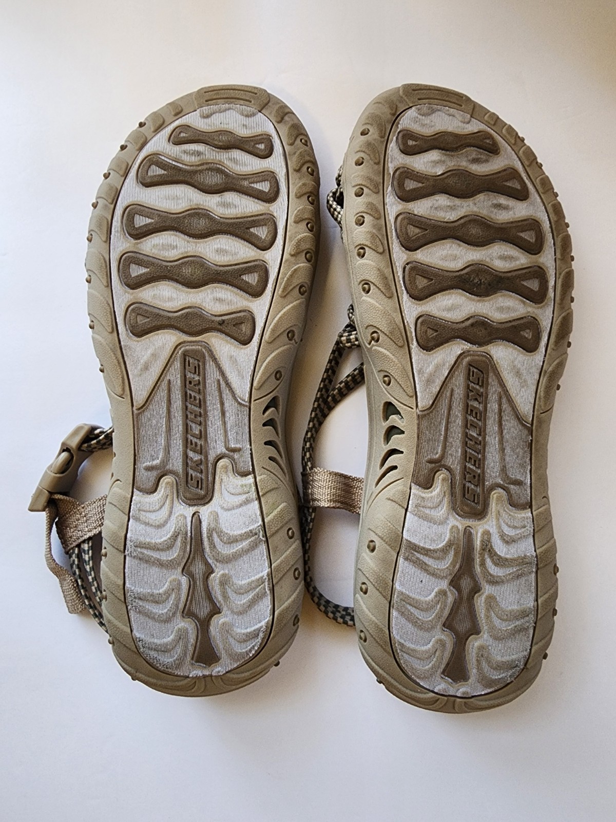 Skechers Reggae Positive Space Womens Size 9 Strappy Sandals Buckle Green Tan