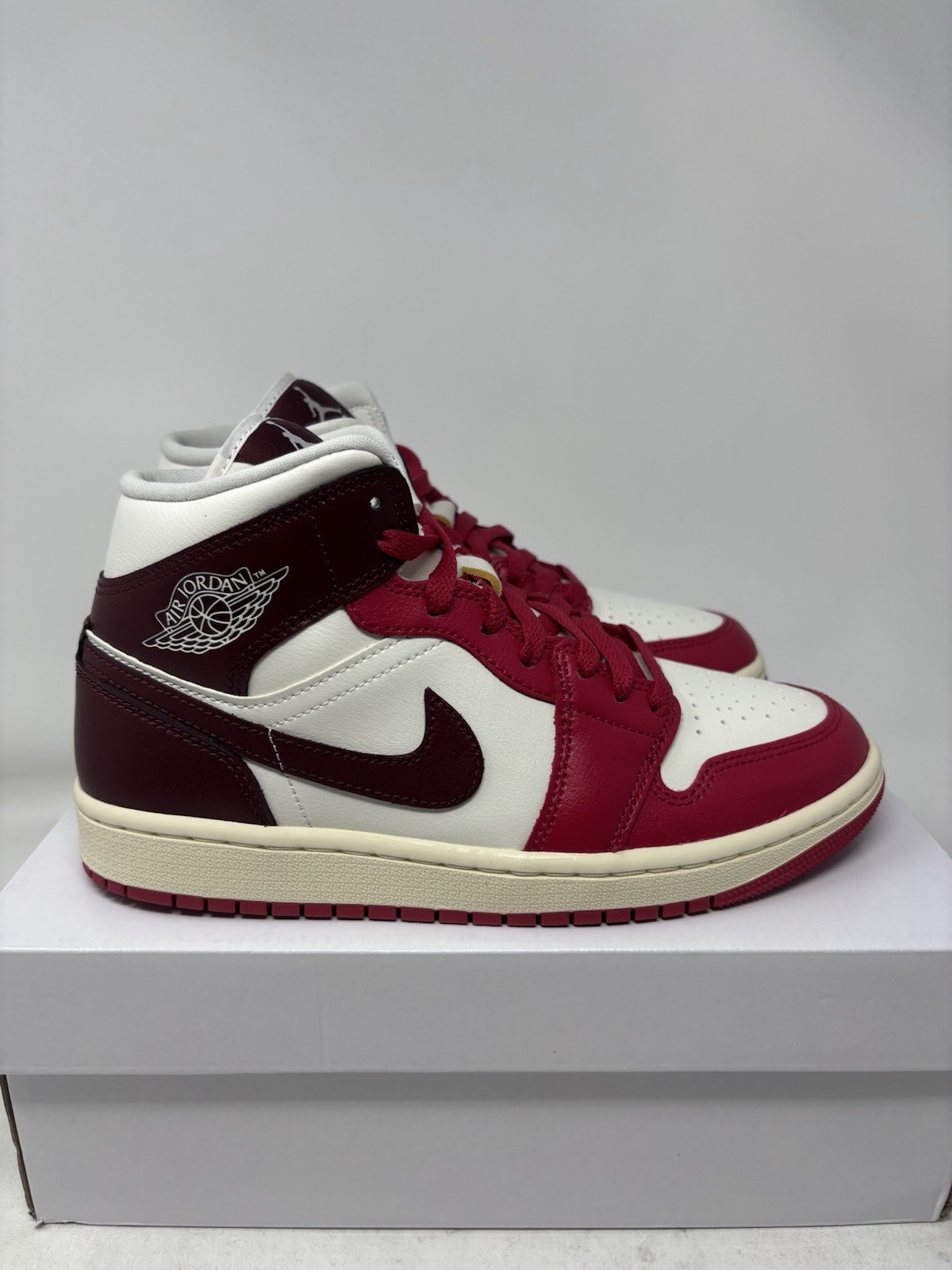 Air Jordan 1 Mid BQ6472-119 White Red Sail Hibiscus Sneakers Women’s Size