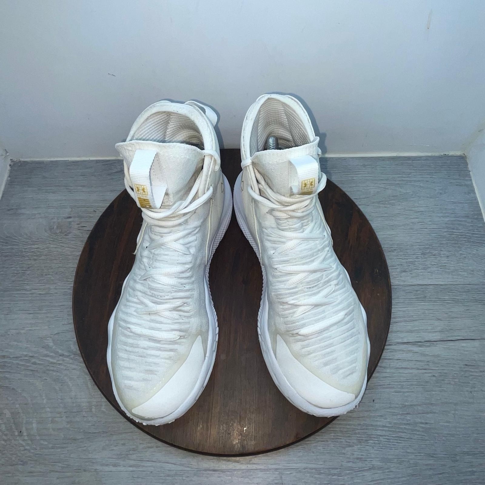 Under Armour Womens Flow Ace Highlight White Basketball Shoes Sneakers Size 8.5