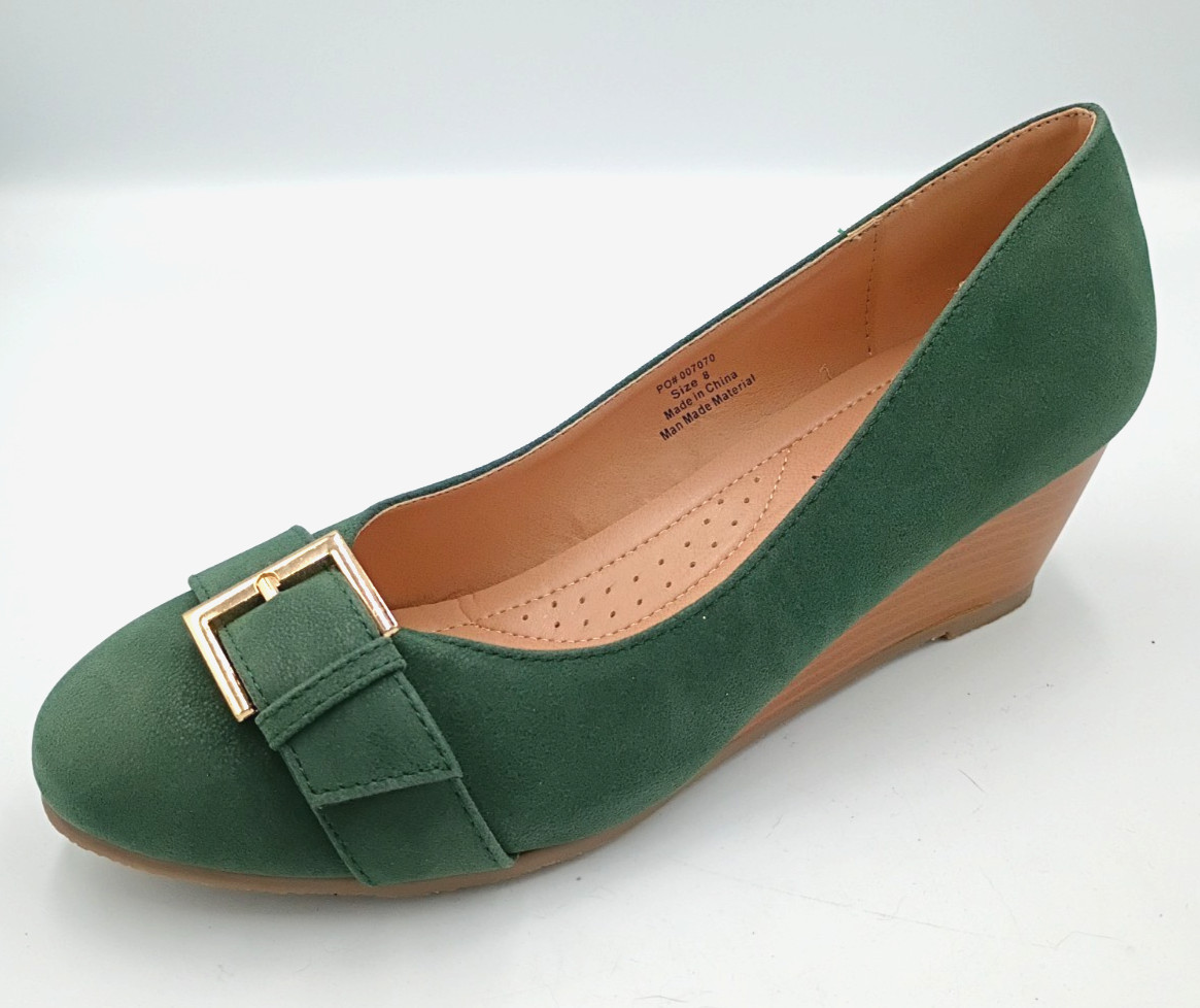 Journee Collection Graysn Slip-On Wedge Heel Dark Green Womens Size 8 NEW