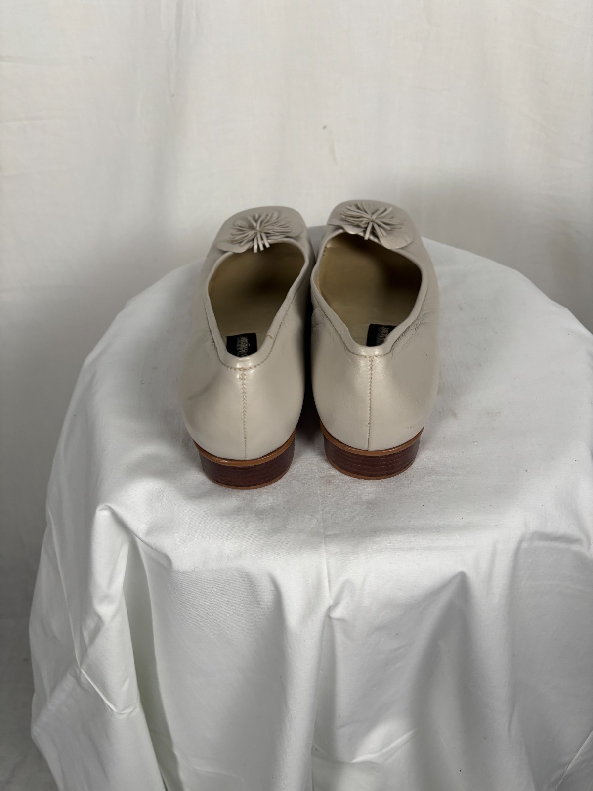 Vintage 90s/ Y2K Etienne Aigner Gardener Beige Square Toe Leather Pump Sz 8M
