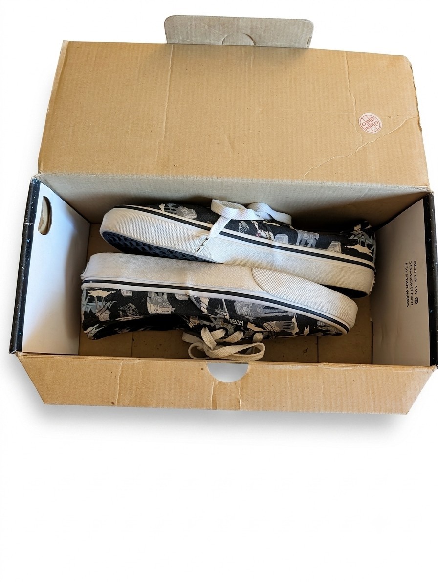 Vintage 2014 Vans Star Wars Authentic Dark side Empire Strikes Back Women’s 7.5