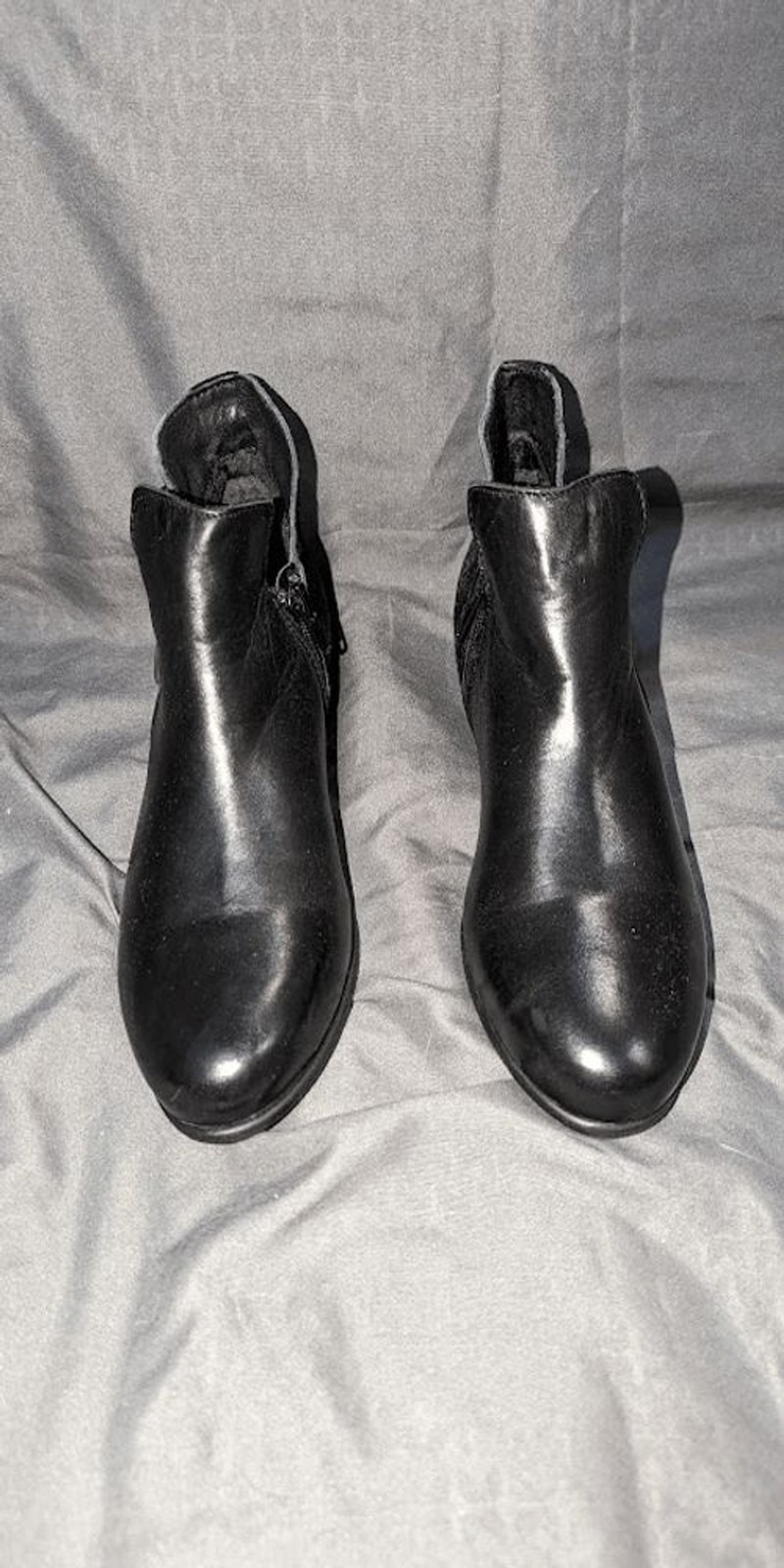 Eric Michael Isabella Ankle Boots Womens US 5 EU 35 Black Leather Zip Low Heel