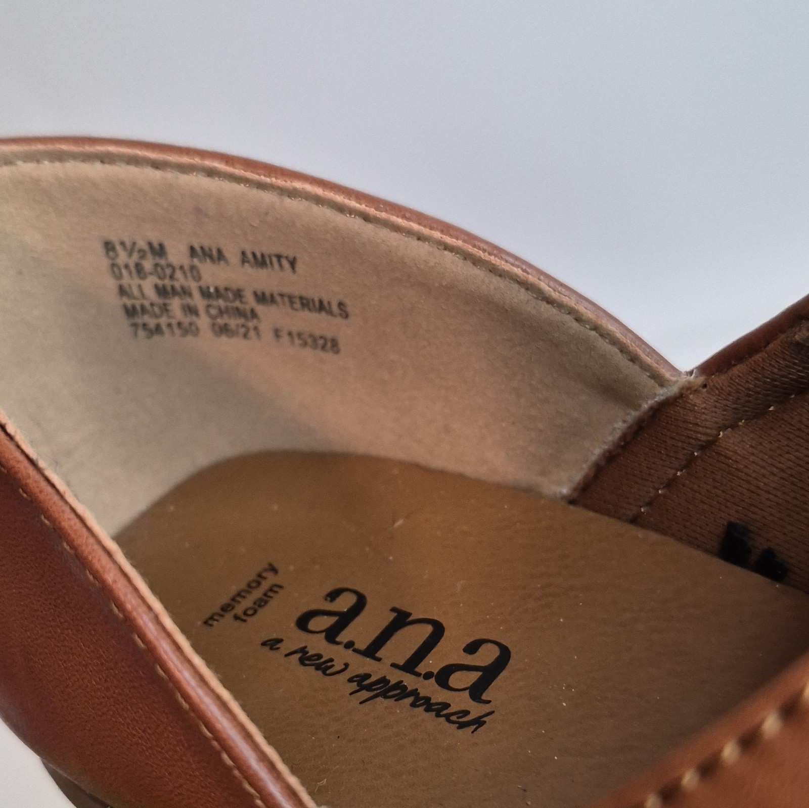 a.n.a ANA AMITY Brown Memory Foam Slip-On Block Heel Ankle Bootie 8.5M