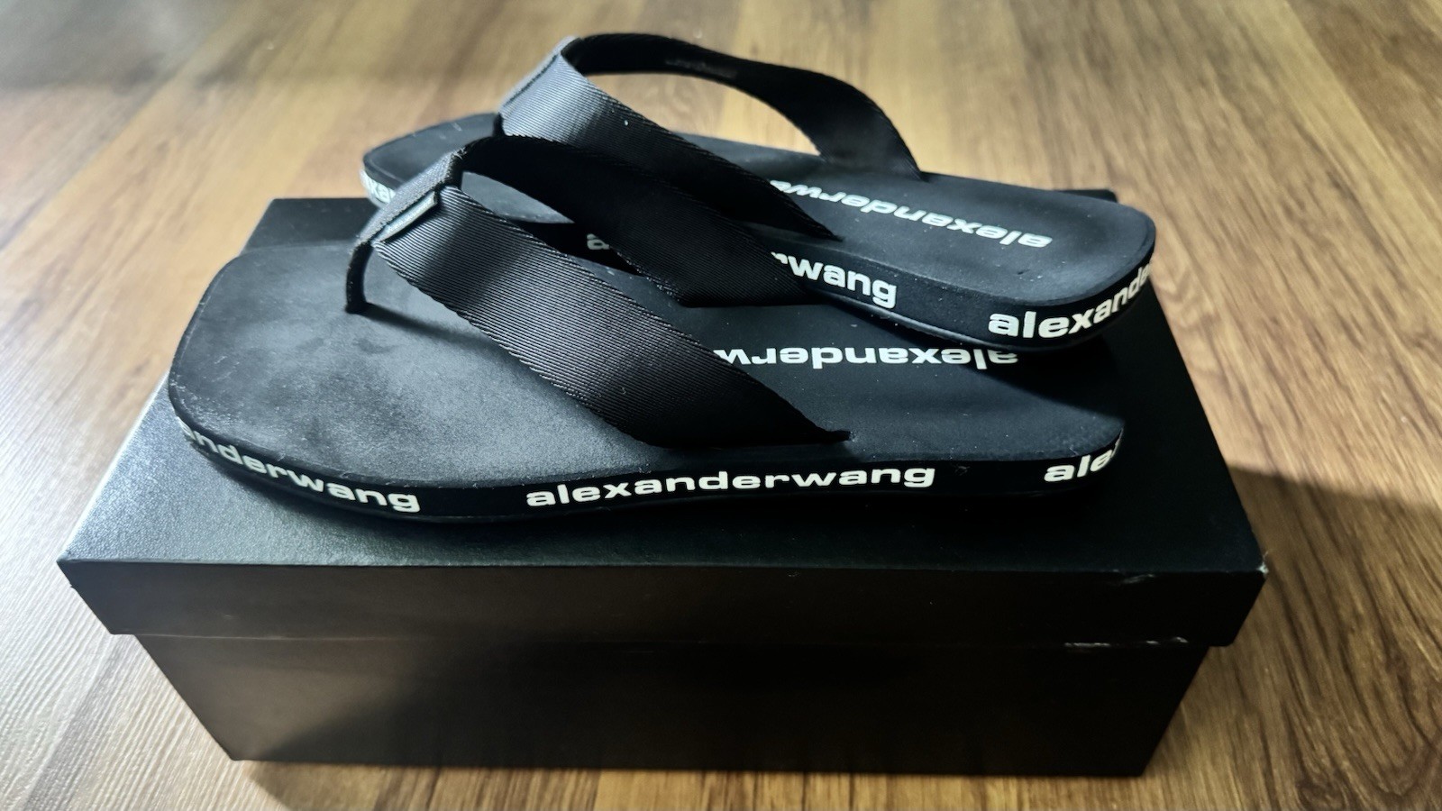 New Alexander Wang Flip Flop sz 39.