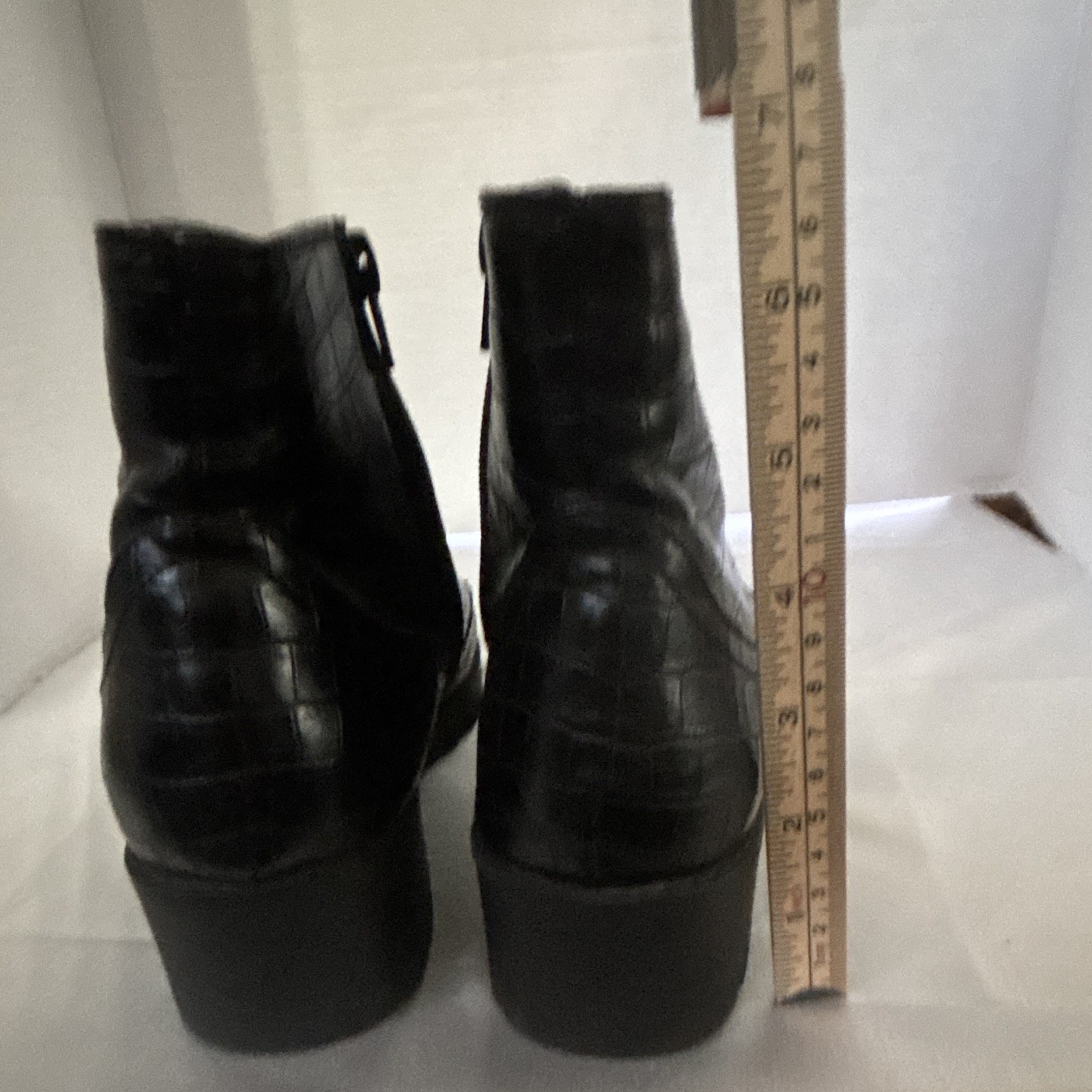 Women’s Black Croc Faux Leather obvi sugar Bootie Side Zip Chain US 8M