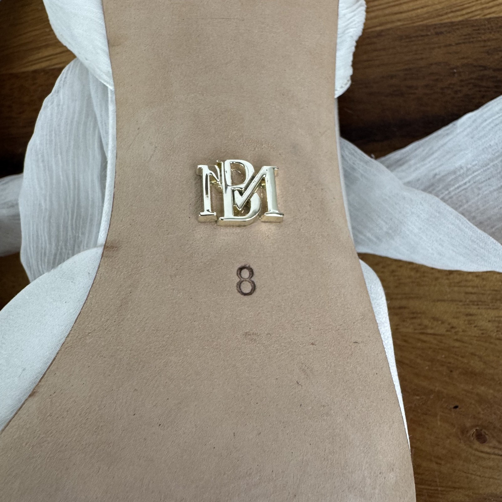 New Womens Badgley Mischka Blaze Ivory Ribbon Ankle Strap Pumps Heels Size 8 M