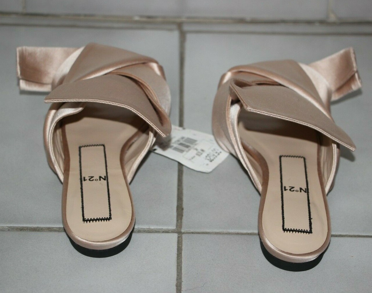 Nº21 cipria satin flat bow mules sz US 6/ IT 36 $525