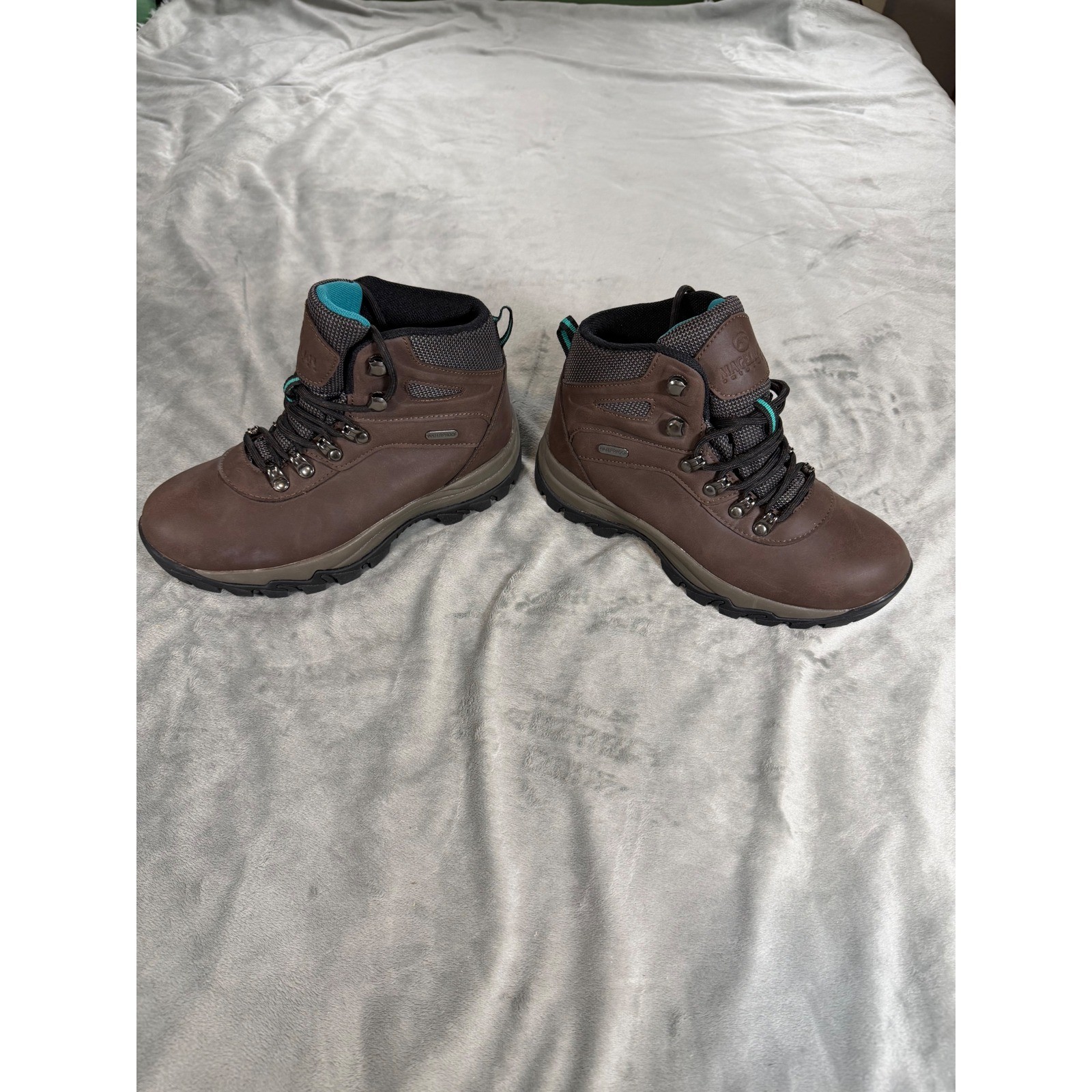Magellan Outdoors Women’s Huron III Hiking Boots Waterproof 6.5B New Without Box