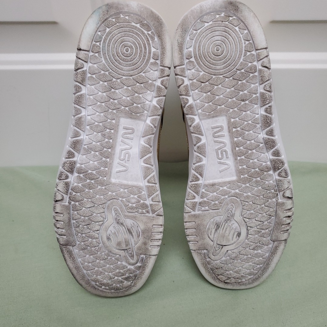Womens NASA Capsule Shoes Gold Shiny Space Science Sz 7M