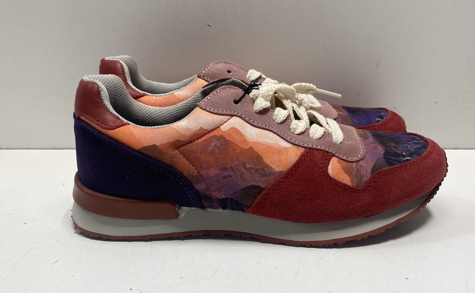 Inkkas Blue Ridge Mountain Print Low Top Sneakers Women’s 10 Men’s 8