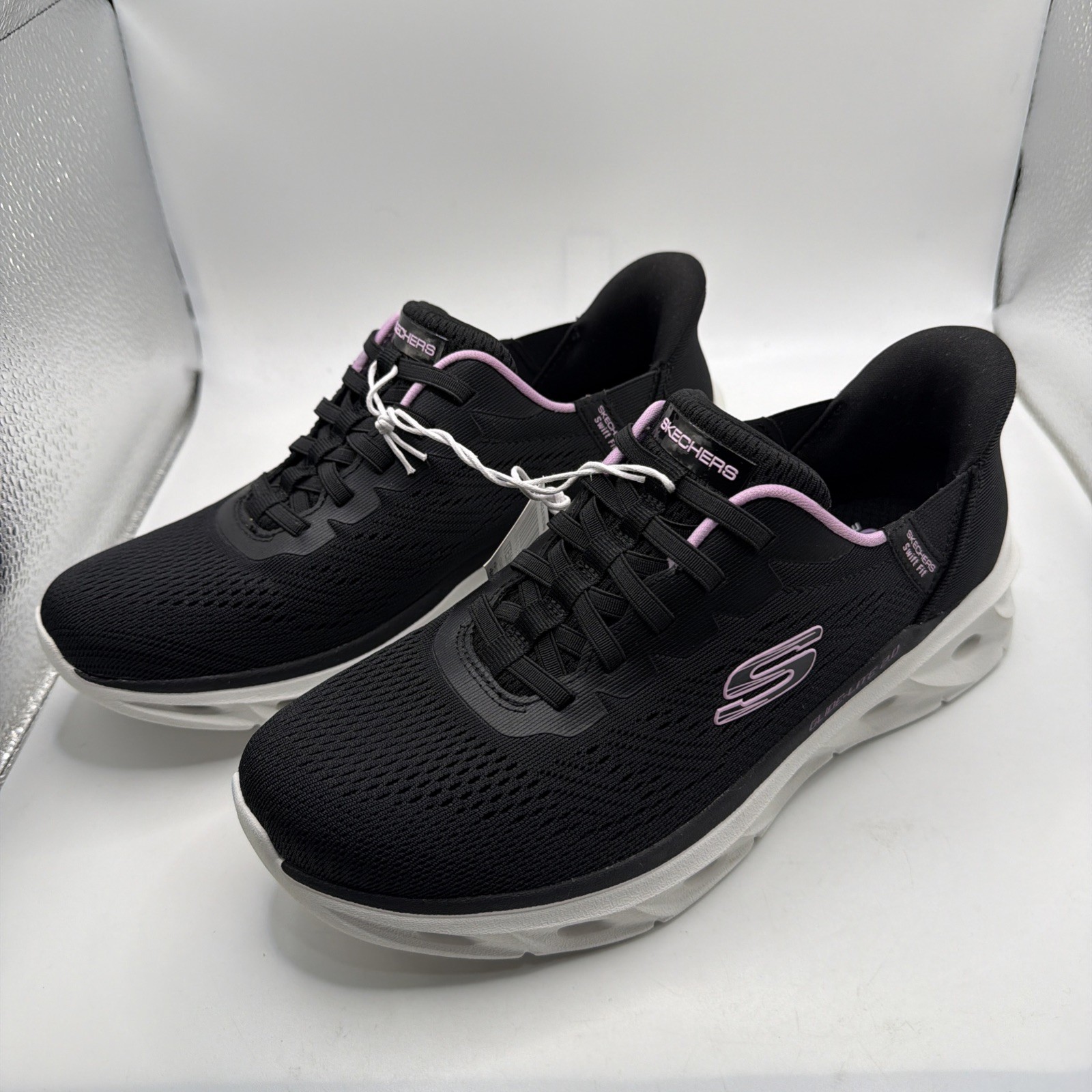 SKECHERS Hands Free Swift Fit Mesh Sneakers Black Pink Lace Up. Size 7.5