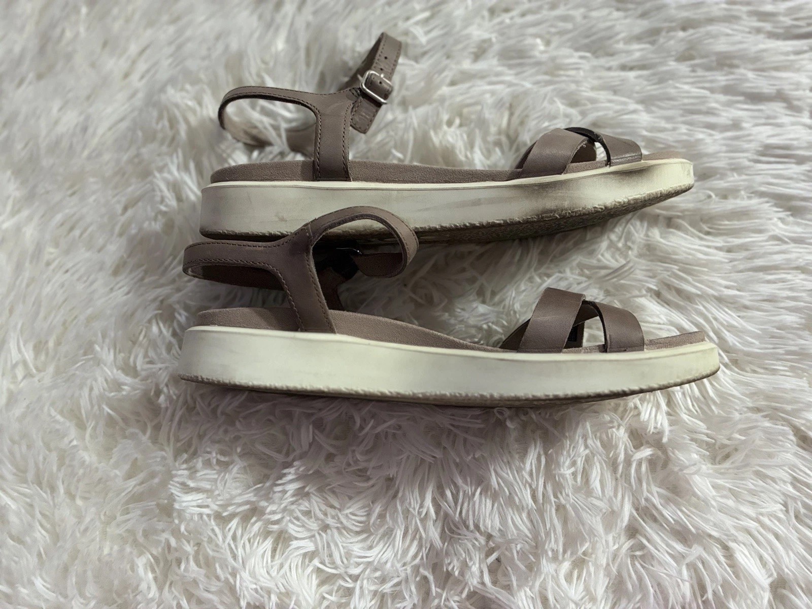 ECCO Comfort Leather Yuma Ankle Cross Strap Strappy Sandal Gray Taupe 38 7 7.5